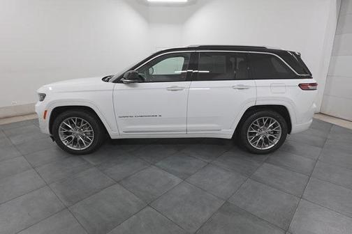 2023 Jeep Grand Cherokee Summit