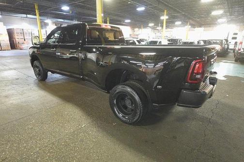 2025 RAM 3500 Tradesman Crew Cab 4x4 8' Box