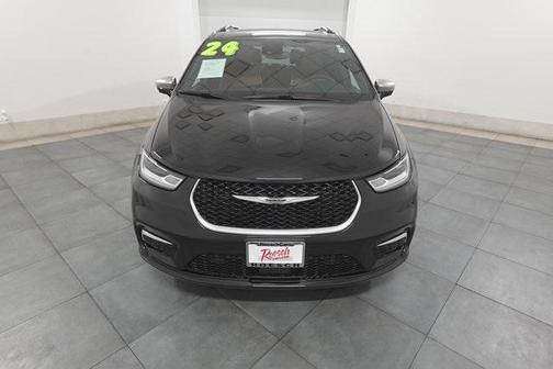 2024 Chrysler Pacifica L