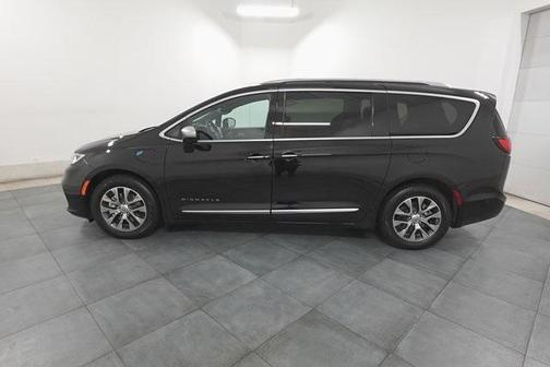 2024 Chrysler Pacifica L