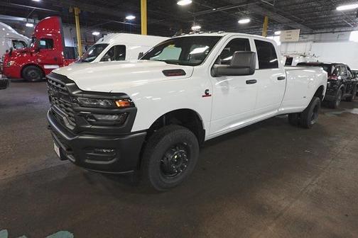 2025 RAM 3500 Tradesman Crew Cab 4x4 8' Box