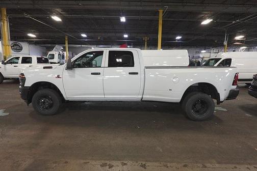 2025 RAM 3500 Tradesman Crew Cab 4x4 8' Box