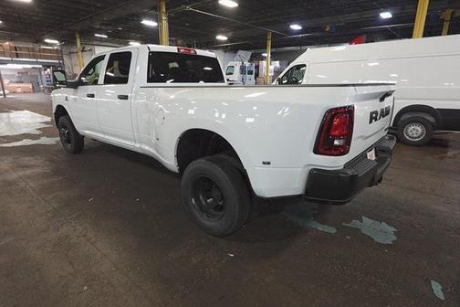 2025 RAM 3500 Tradesman Crew Cab 4x4 8' Box