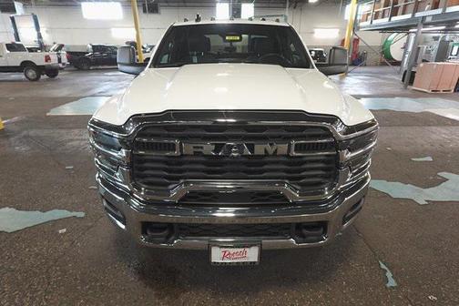 2025 RAM 3500 Tradesman Crew Cab 4x4 8' Box