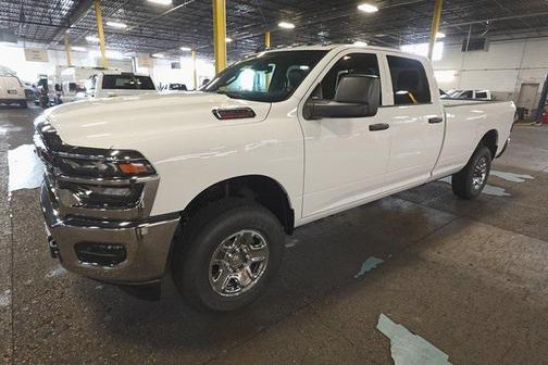 2025 RAM 3500 Tradesman Crew Cab 4x4 8' Box
