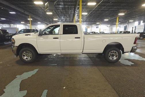 2025 RAM 3500 Tradesman Crew Cab 4x4 8' Box