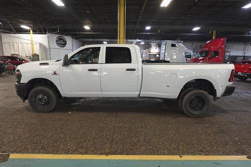 2025 RAM 3500 Tradesman Crew Cab 4x4 8' Box
