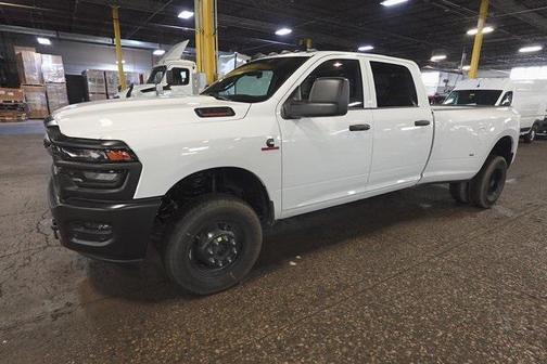 2025 RAM 3500 Tradesman Crew Cab 4x4 8' Box