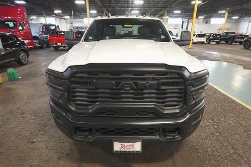 2025 RAM 3500 Tradesman Crew Cab 4x4 8' Box