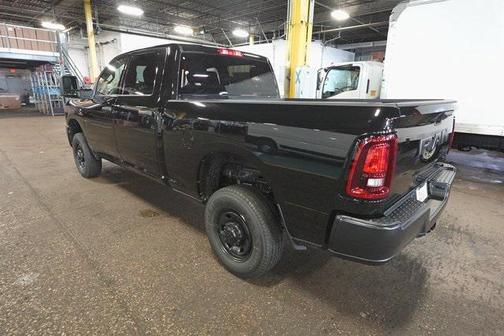 2025 RAM 2500 Tradesman Crew Cab 4x4 6'4' Box