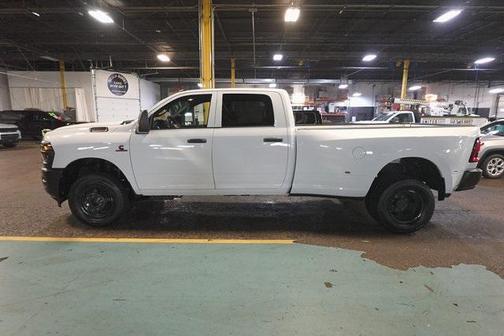 2025 RAM 3500 Tradesman Crew Cab 4x4 8' Box