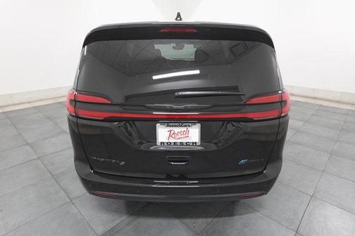 2024 Chrysler Pacifica Hybrid S Appearance Pkg