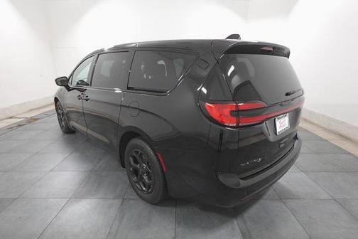 2024 Chrysler Pacifica Hybrid S Appearance Pkg