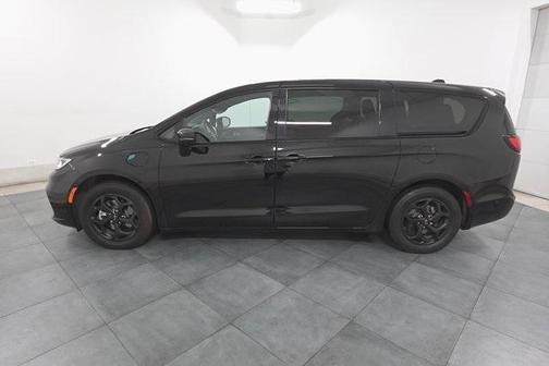 2024 Chrysler Pacifica Hybrid S Appearance Pkg