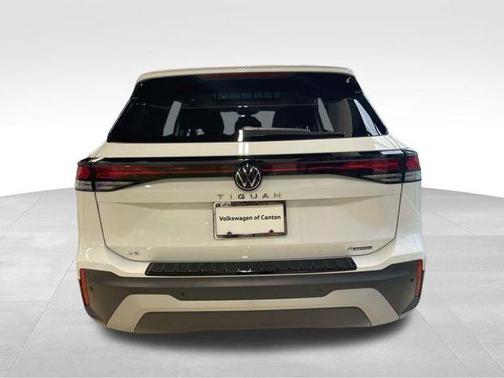 2025 Volkswagen Tiguan 2.0T SE