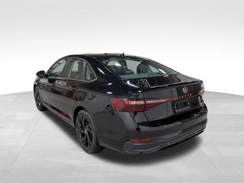 Deep Black Pearl Effect 2026 Volkswagen Jetta 1.5T SE