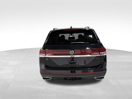 Deep Black Pearl 2026 Volkswagen Atlas 2.0T SE W/TECHNOLOGY