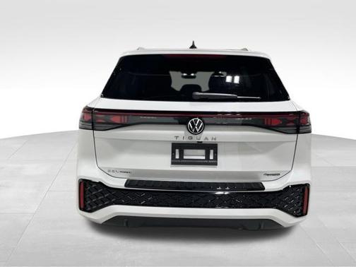 2026 Volkswagen Tiguan 2.0T Sport