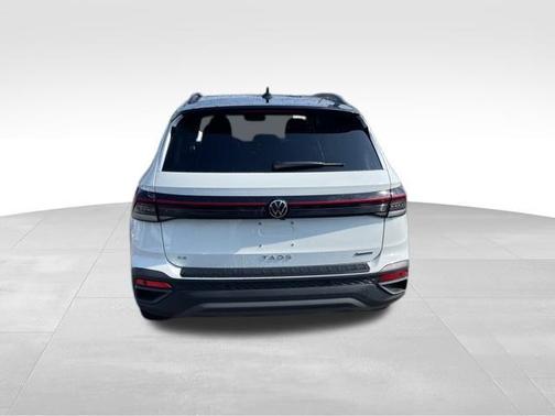2025 Volkswagen Taos 1.5T SE Black
