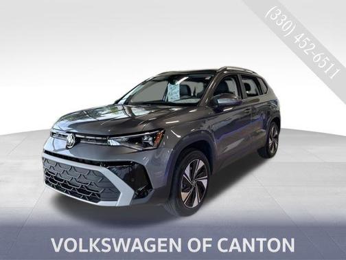 Platinum Gray Metallic 2025 Volkswagen Taos 1.5T SE