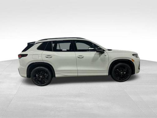 Sandstone 2026 Volkswagen Tiguan 2.0T SE R-Line Black