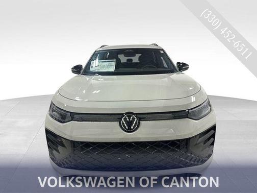 Sandstone 2026 Volkswagen Tiguan 2.0T SE R-Line Black