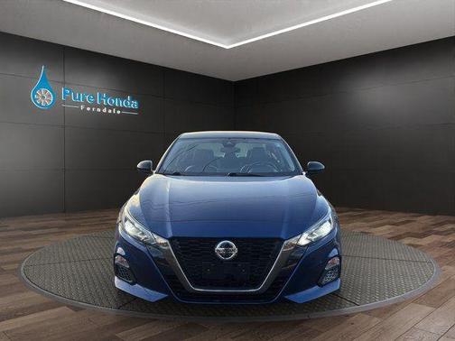 2021 Nissan Altima SR FWD