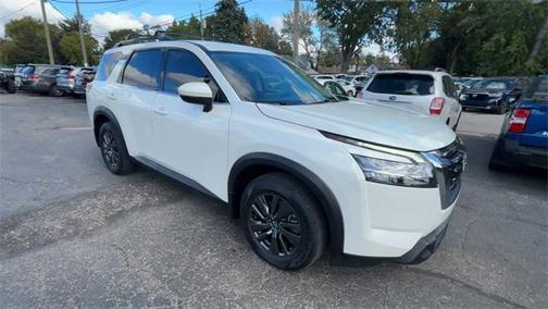 2022 Nissan Pathfinder SV 4WD