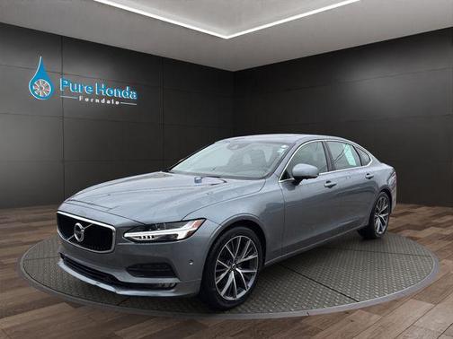 2018 Volvo S90 T5 Momentum