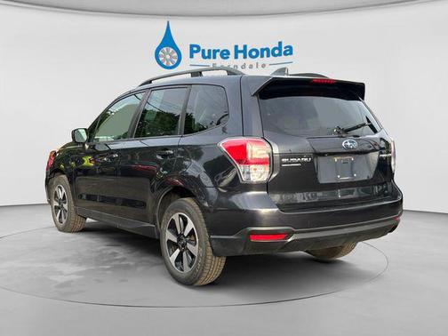 Dark Gray Metallic 2018 Subaru Forester 2.5i Premium