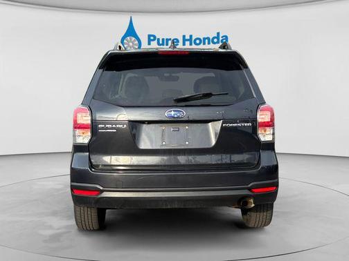 Dark Gray Metallic 2018 Subaru Forester 2.5i Premium
