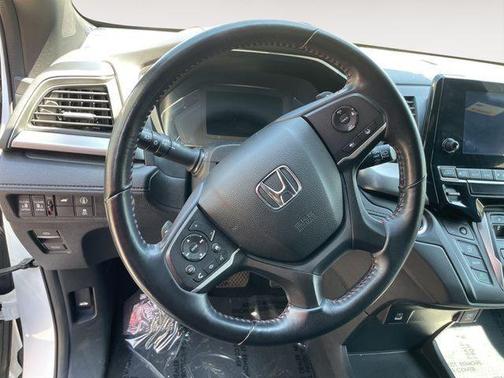 Platinum White Pearl 2024 Honda Odyssey Sport