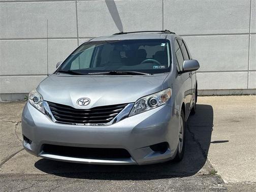 2014 Toyota Sienna LE