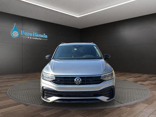 Silver Metallic 2023 Volkswagen Tiguan 2.0T SE R-Line Black 4MOTION
