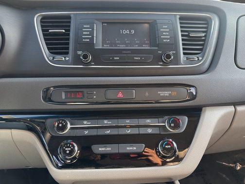 2018 Kia Sedona L