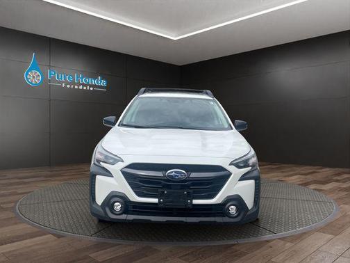 Crystal White Pearl 2025 Subaru Outback Premium