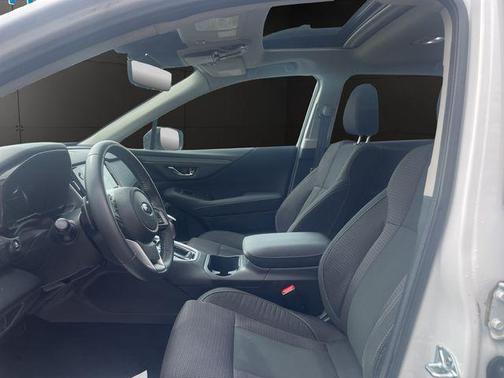 Crystal White Pearl 2025 Subaru Outback Premium
