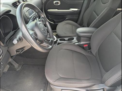 Clear White 2016 Kia Soul Base