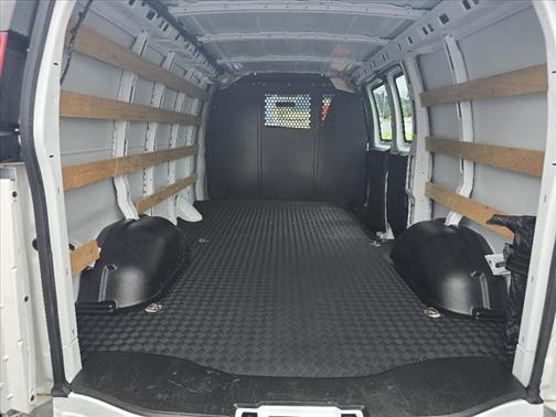 2023 GMC Savana 2500 Work Van