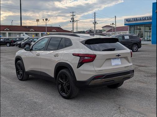 White Sand 2026 Chevrolet Trax ACTIV