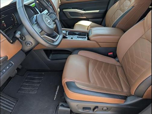 Pearl 2025 Nissan Pathfinder Platinum