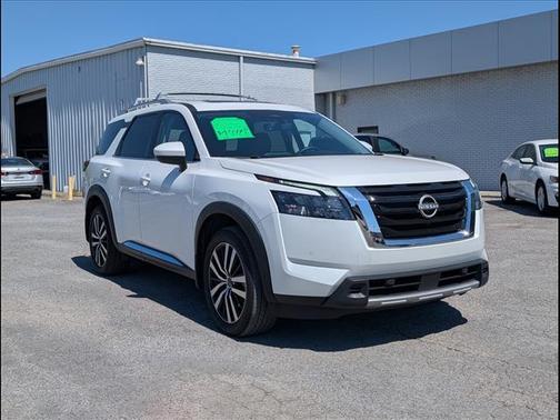 Pearl 2025 Nissan Pathfinder Platinum