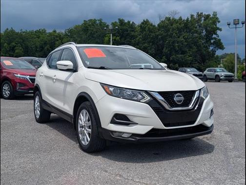 White 2022 Nissan Rogue Sport SV