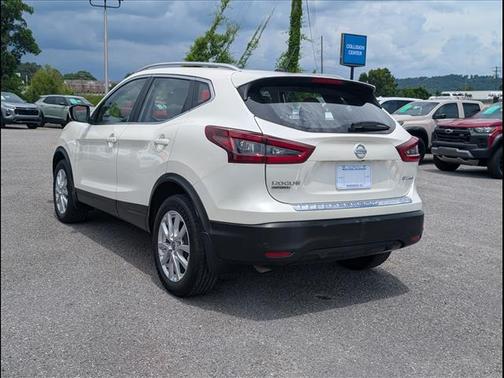 White 2022 Nissan Rogue Sport SV