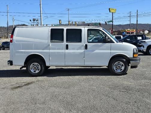 2022 GMC Savana 2500 Work Van
