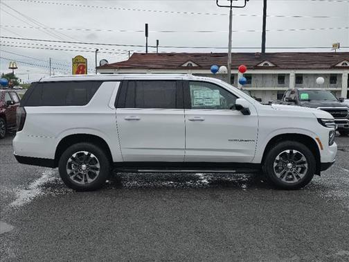 2025 Chevrolet Suburban LT