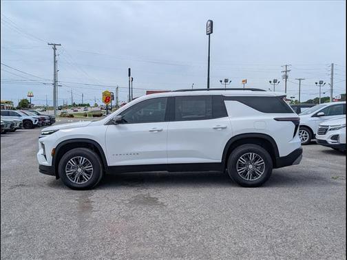 Summit White 2026 Chevrolet Traverse LT