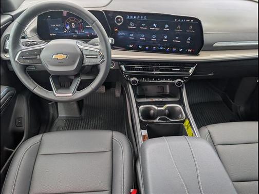 Summit White 2026 Chevrolet Traverse LT