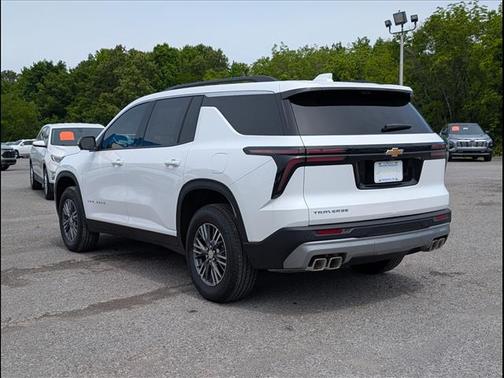 Summit White 2026 Chevrolet Traverse LT