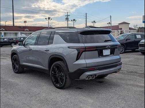 Sterling Gray Metallic 2026 Chevrolet Traverse LT